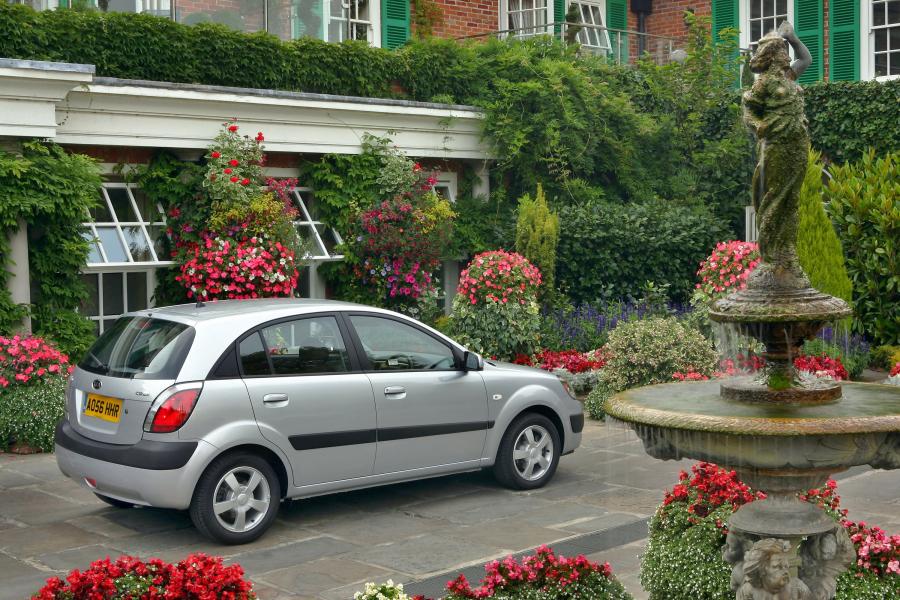  Kia Rio Hatchback 2005 года  (UK) (фото 25 из 32)